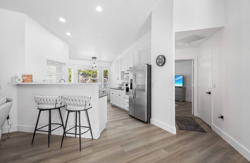 Gulf Gate Estates House | Chic happens 3/2 heated pool 5 min from Siesta