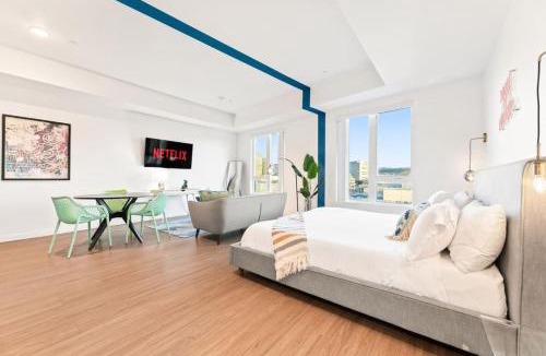 Little Tokyo Apartment | Chic Studio with Stunning DTLA Views, Walk to Metro