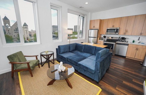 Near South Side Hotel | Chicago 4BR/3BA South Getaway Near McCormick Place