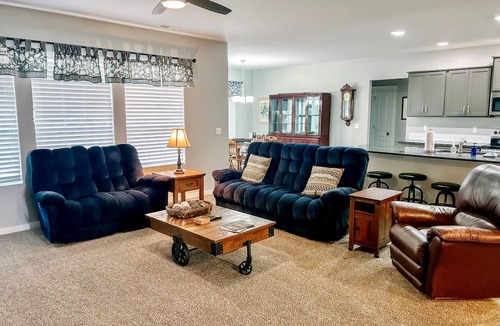 Star House | Chickadee Retreat- Single level near Downtown Star