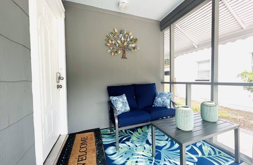 Southbank House | Chill Retreat with Private Yard · Near Downtown