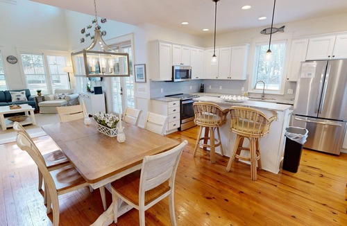 Laurel Grove House | Cindie's Song 3 Bedroom Home