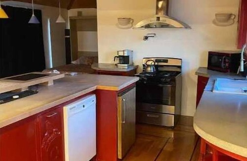 Ladera Heights House | Citrus Ave Getaway back house