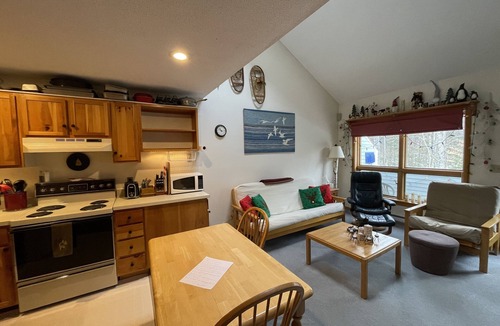 Carrabassett Valley Condo | Classic Sugarloaf slope side Condo near outdoor center trails and Snubber lift