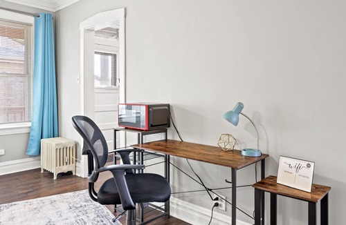 Berwyn Apartment | Classy Apt/Comfy Beds/25mins to ORD>MDW>DT>HOSP