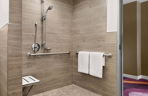 Pasadena Hotel | Close to Ice Skating Center and Museums! 2 Pet-friendly Units, Pool, Parking!