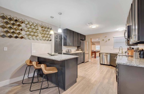 Las Vegas House | Close to Strip! Pool | Spa | Roulette Table | Golf