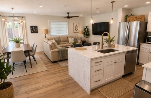 South Gate Ridge House | Coastal 4BR Pool Home – Close to Beach 12mins