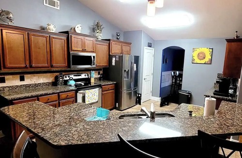Gulf Breeze House | Coastal Comforts Villa: Spacious 5BR Home Minutes from Navarre Beach