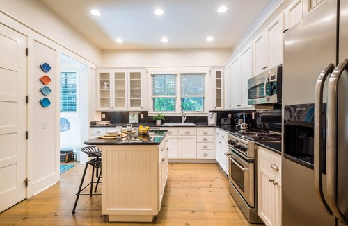 Watercolor House | Coastal WaterColor Retreat Minutes from Beach Club with 4 Bikes