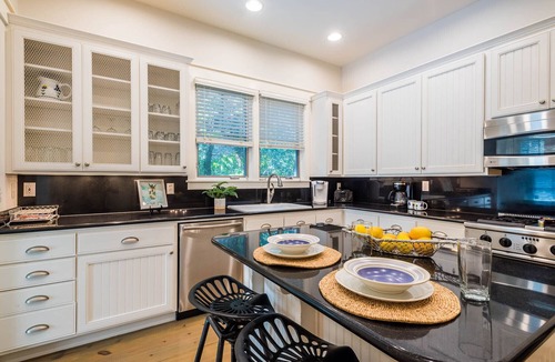 Watercolor House | Coastal WaterColor Retreat Minutes from Beach Club with 4 Bikes