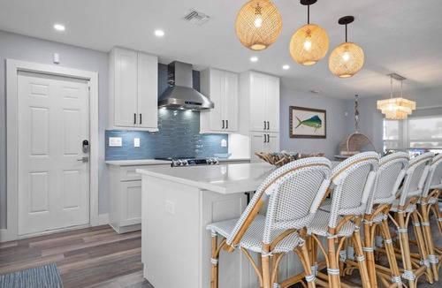 Whitney Beach House | ⚓ Coco Loco! Canal Front, Pool, Dock & More!⚓