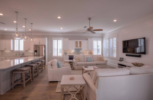 WaterSound Beach House | Coconut Cove by AvantStay | Deck w/Hot Tub, Access to 2 Pools