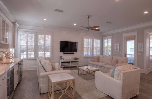 WaterSound Beach House | Coconut Cove by AvantStay | Deck w/Hot Tub, Access to 2 Pools