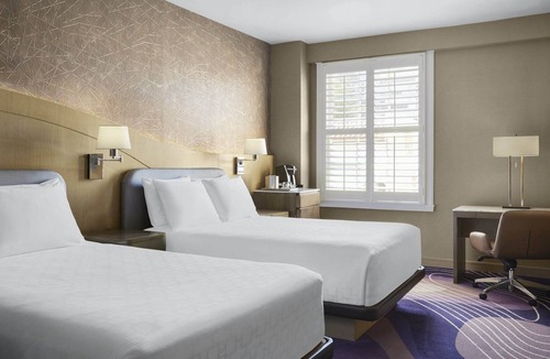 Pasadena Hotel | Comfort & Convenience! 2 Relaxing Units! Parking, Pool, Courtyard, Pets Allowed!