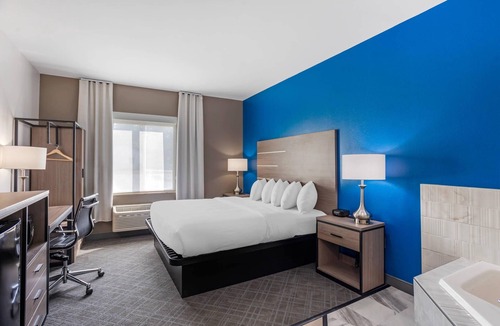 Harrisburg Hotel | Comfort Inn & Suites Harrisburg-Hershey North