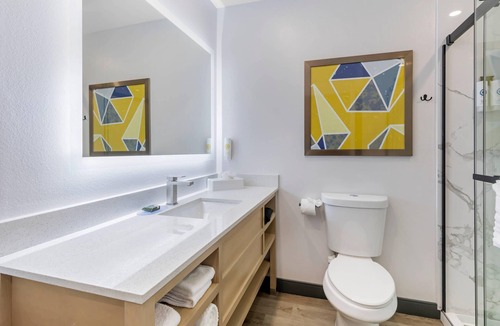 Lake Forest Hotel | Comfort Inn & Suites Irvine Spectrum
