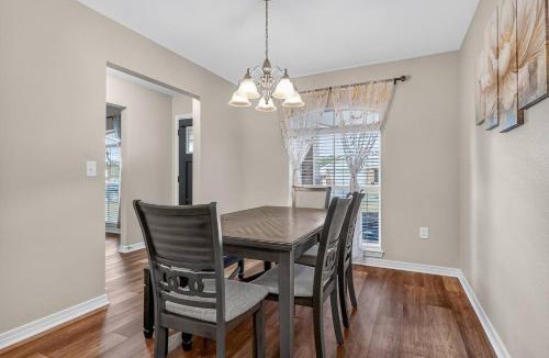 Bagdad House | Comfortable 3BR for Families Near Blackwater