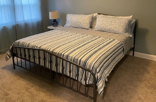 Morgan Park House | Comfortable and Local Three Bedroom Townhome!