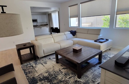 Lincoln Acres House | Comfortable base in San Diego