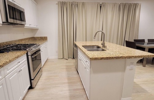Lincoln Acres House | Comfortable base in San Diego