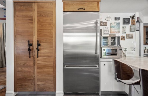 Sherman Oaks House | Comfortable Home w Pool & Hot Tub in the heart of trendy Sherman Oaks