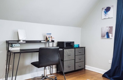 Avondale Apartment | Comfy Avondale Flat - Sleeps 5 - Great amd Fun Neighborhood