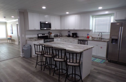 Bel Air House | Completely updated home directly across from the Beach with pool and hot tub