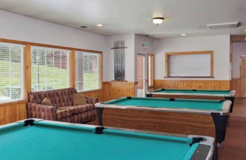 Big Bear Lake Resort | Condo Style Resort Big Bear Lake Full Kitchen, BBQ Grill, Patio, Three Hot Tubs