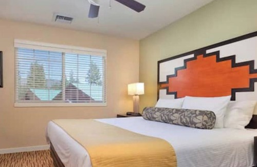 Big Bear Lake Resort | Condo Style Resort Big Bear Lake Full Kitchen, BBQ Grill, Patio, Three Hot Tubs