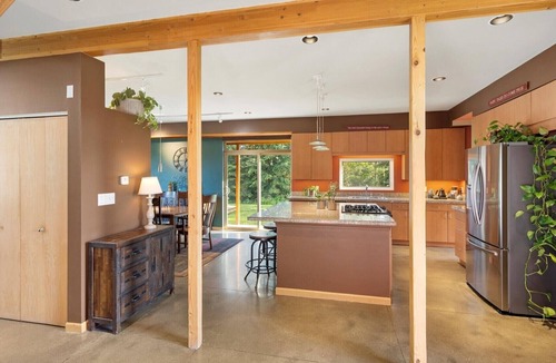 Whitefish House | Contemporary riverfront home near Whitefish/Kalispell/Glacier Park. Weddings OK!