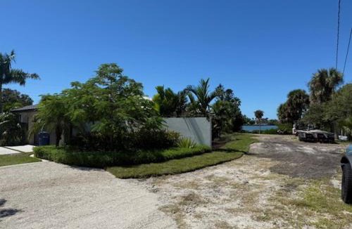 Laurel House | Cool ranch home with heated pool near beach
