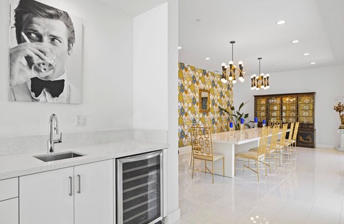 Historic Tennis Club House | Cosmopolitan - Walk to Palm Canyon!