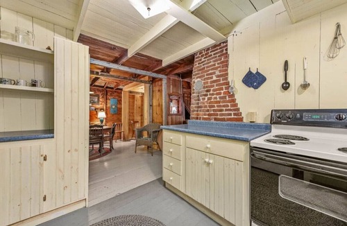 Bayville Cottage | Cottage in Boothbay Harbor - Dock Access, Tennis, Linekin Bay