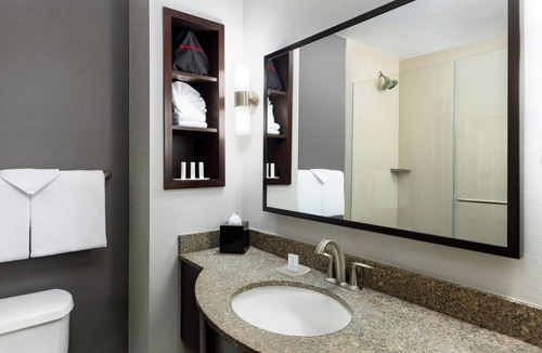 Woodland Hills Hotel | Courtyard by Marriott Los Angeles Woodland Hills