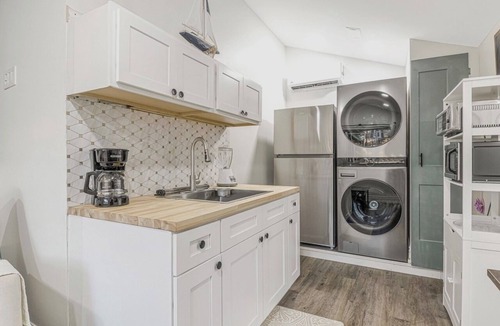 Warrington House | Cozy 1-bedroom 3 miles from downtown Pensacola