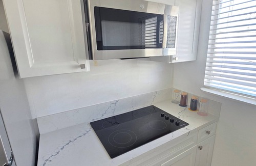 Hillcrest Apartment | Cozy 1-bedroom apartment in Downtown beautiful San Diego with AC