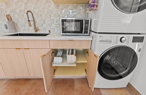 Tustin House | Cozy 1-bedroom bungalow in charming Tustin with AC