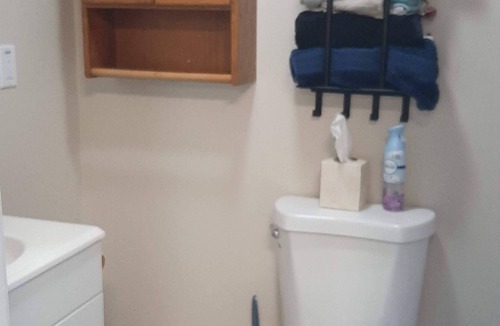 Belgrade Lakes Apartment | Cozy 1-bedroom studio in tranquil Belgrade with AC