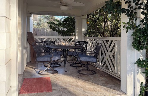 Bunkers Cove House | Cozy 2BR Bungalow in Historic Cove Near Downtown