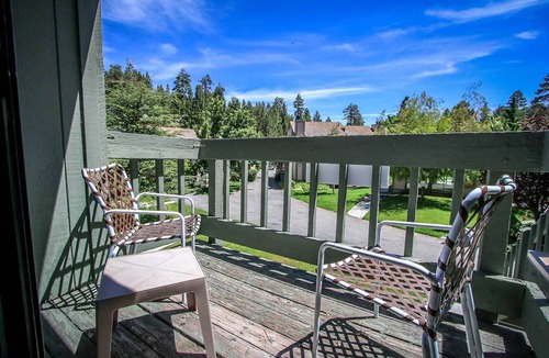 Boulder Bay Condo | Cozy 2BR Lakeview Escape: Wood Fireplace, BBQ & Resort Amenities
