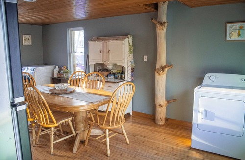 Belfast House | Cozy 3-bedroom home in Belfast Maine, with Beach Access