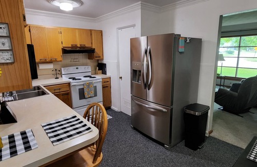 Murphysboro House | Cozy 3 Bedroom House in Murphysboro IL