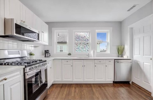 Medford Apartment | Cozy 3BR Medford l Minutes to Downtown lSleeps 6