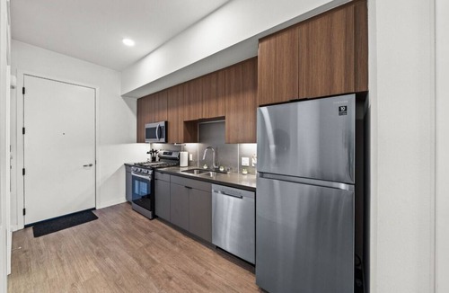 West Gateway Apartment | Cozy Beachside Escape/Great Views