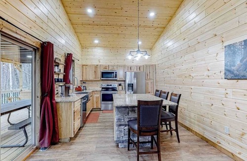 Sautee Nacoochee Cabin | Cozy Bear Cabin #1 Stay
