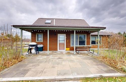 Greenville House | Cozy cabin in spectacular lakefront location with great views - dog-friendly