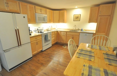 Rockport Apartment | Cozy, Centrally Located Apartment in Rockport, Maine