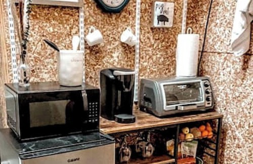 Ozark House | Cozy, Cute, Private Ozark Suite 5 Mins to Hospital