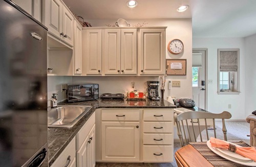 New Holland Apartment | Cozy 'Garden Room' in Welsh Mountain Suites!